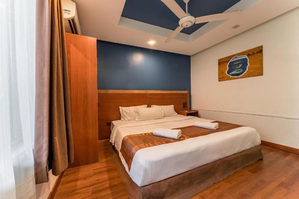 Maamadi Boutique Hotel остров Маафуши Екстериор снимка