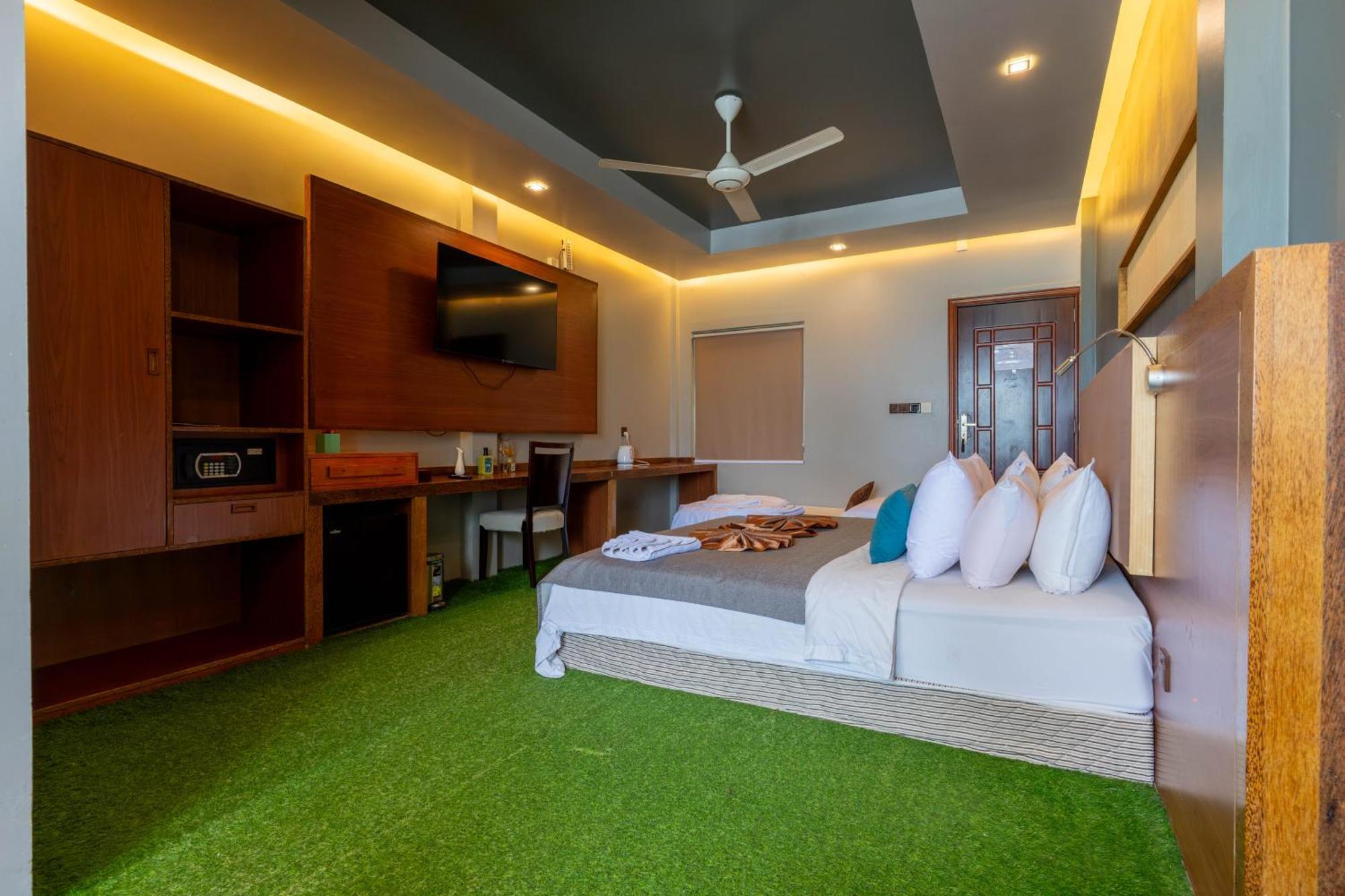 Maamadi Boutique Hotel остров Маафуши Екстериор снимка